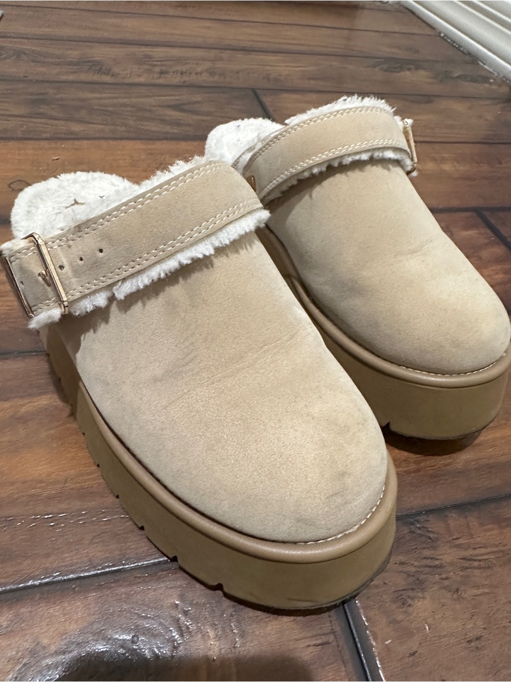 wild fable Cream Fleece-Lined Platform Mules